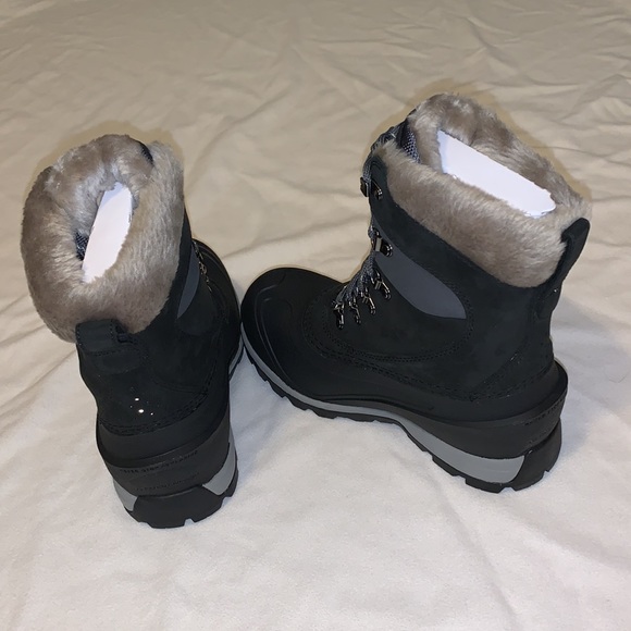 The North Face Womens Chilkat 400 Boots TNF Black - Picture 8 of 11